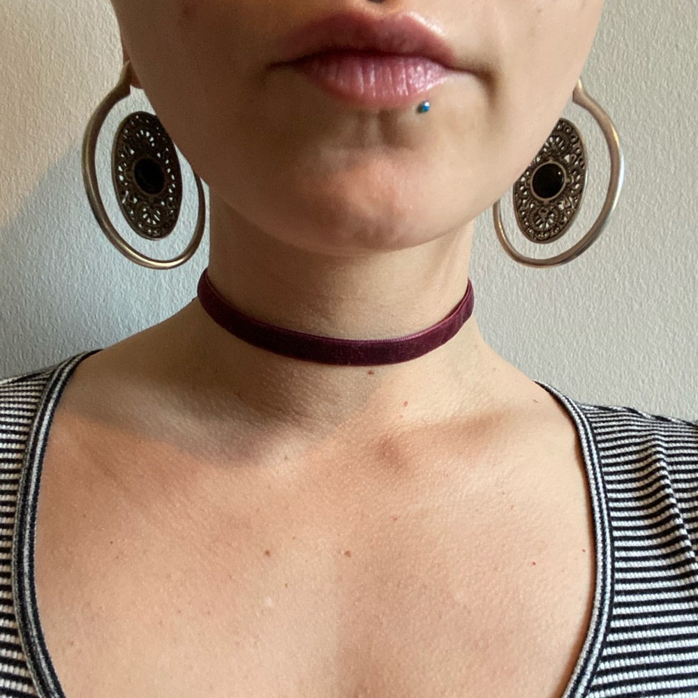 Velvet choker necklace